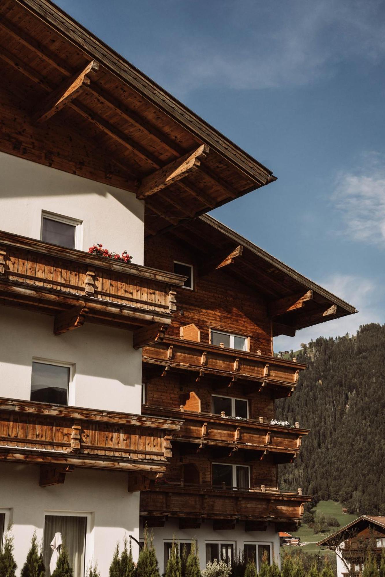 Lebe'Schlitters - Das Ferienapartmenthaus Im Zillertal Экстерьер фото