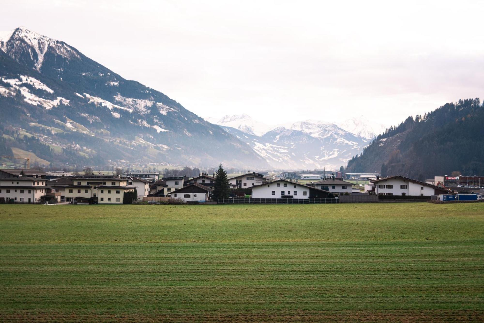Lebe'Schlitters - Das Ferienapartmenthaus Im Zillertal Экстерьер фото